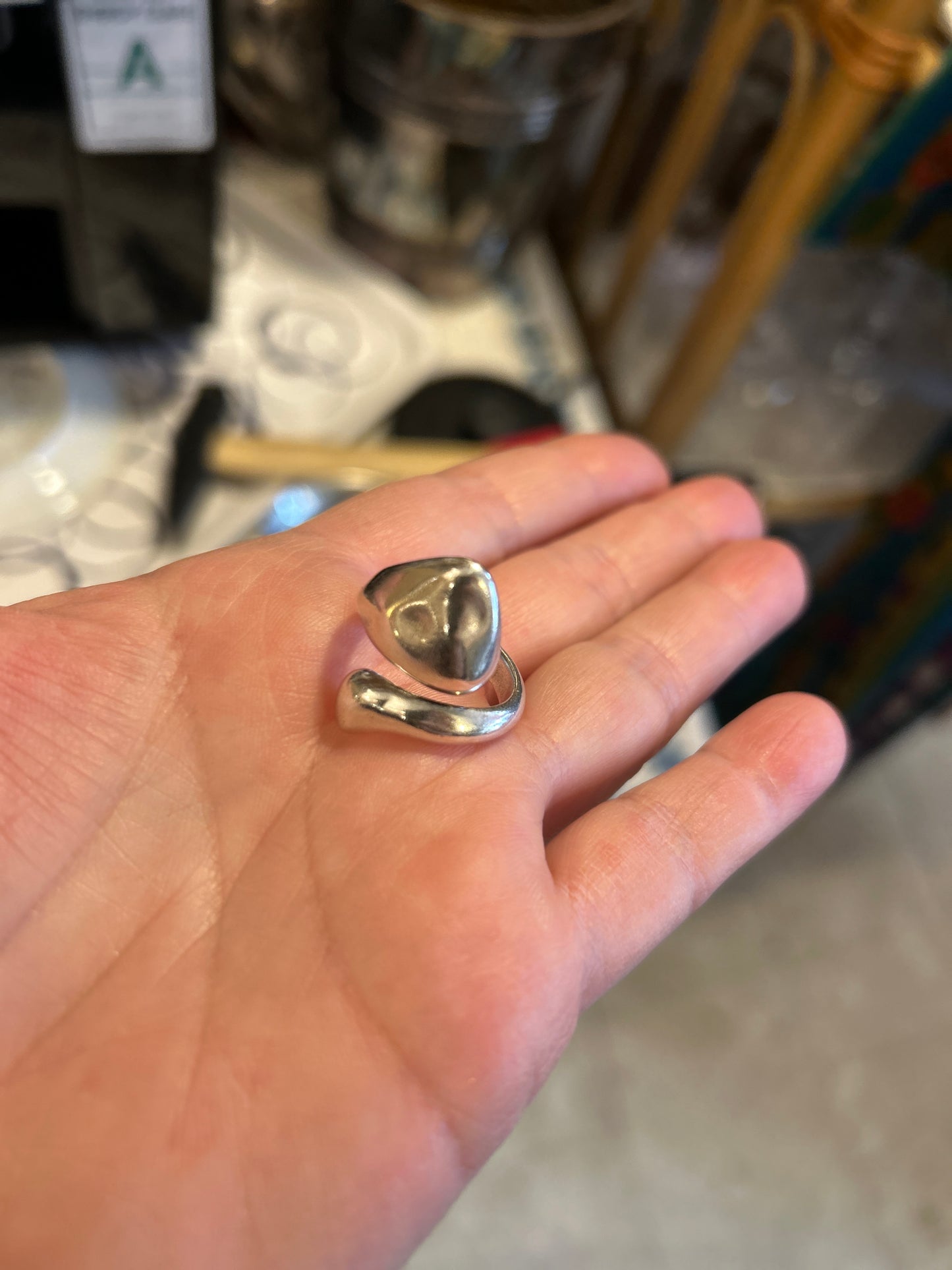 Silberfarbener Ring von Christina Christi aus Zinnkaufdichglücklicher, newin, christinachristi, greece, silberring, silver, jewellery, saisonal, ostern, muttertag,