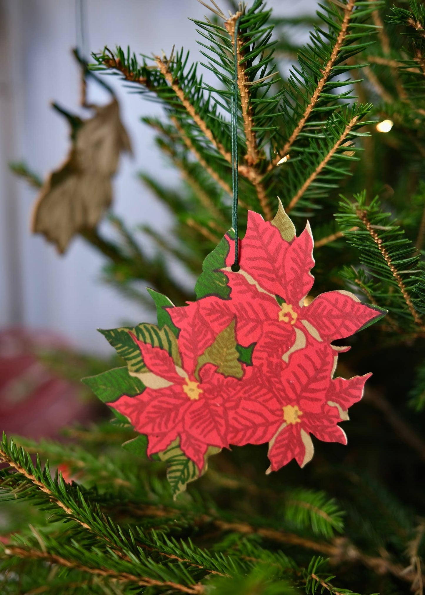 Festlicher Laubschmuck aus Holz