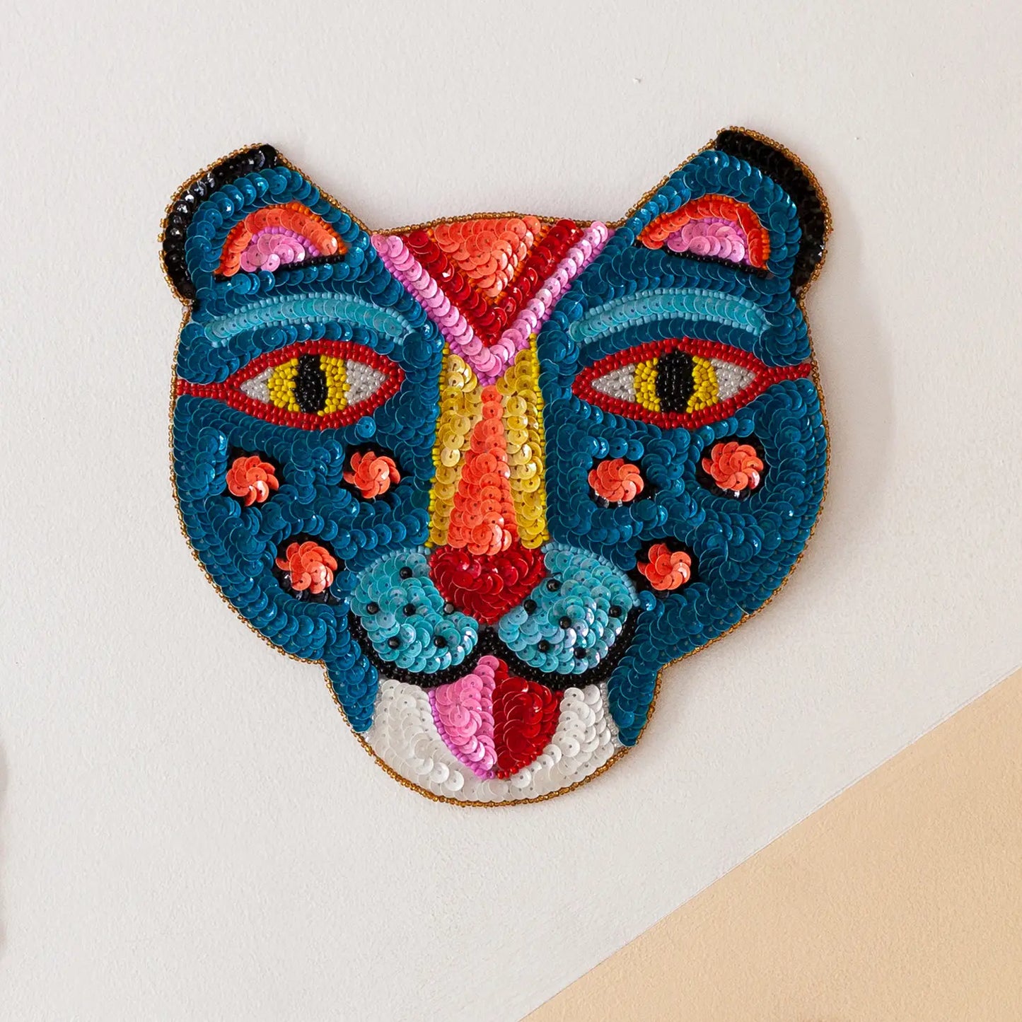 Aufnäher Tiger aus Pailetten lachs und blau