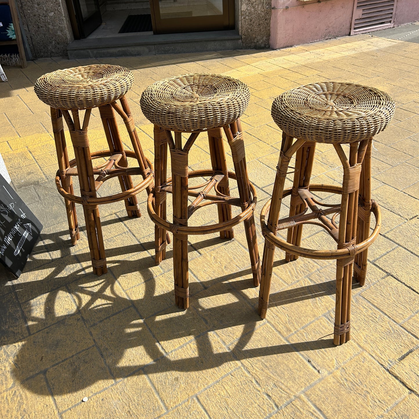 3 Stück Barhocker aus Rattan