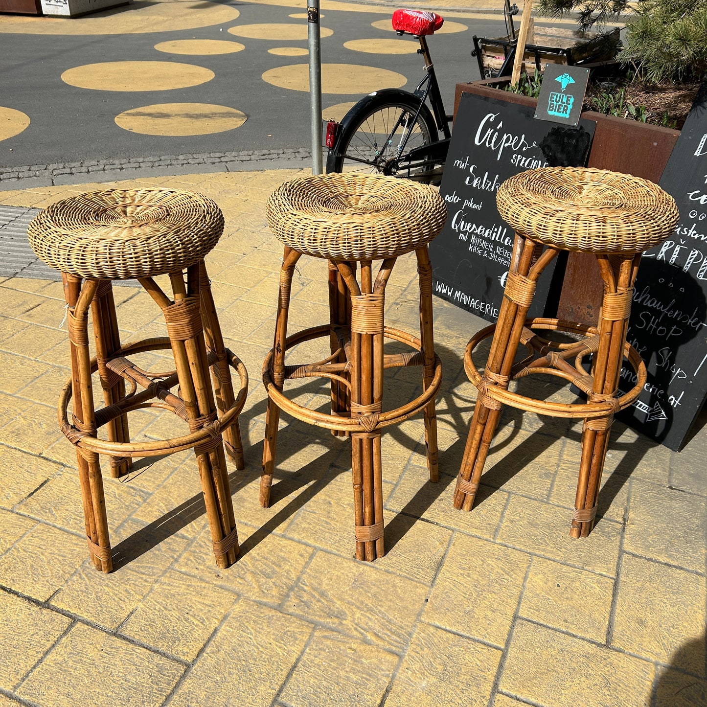 3 Stück Barhocker aus Rattan