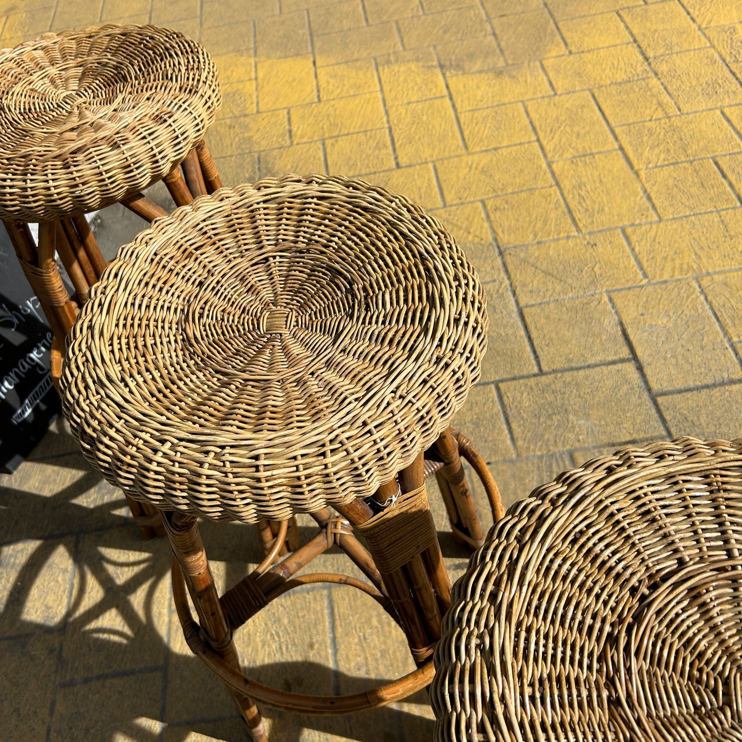 3 Stück Barhocker aus Rattan