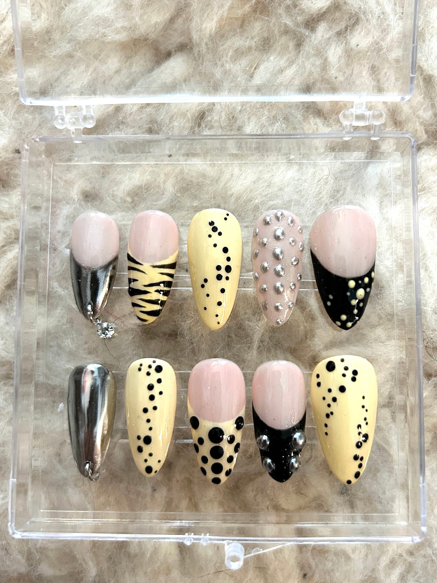 Set Press on Nails made by Ida