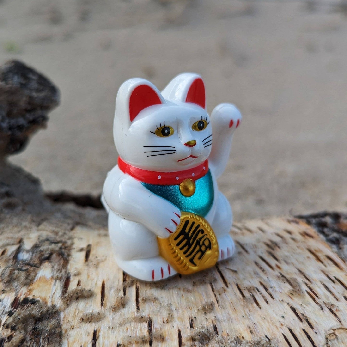 Glückskatze Mini Maneki-neko weiß Winkekatze Solar 5cm