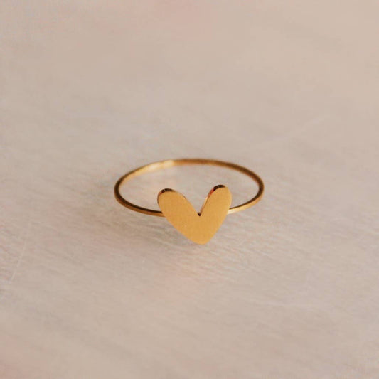 Minimalistischer Edelstahlring mit Herz - vergoldet