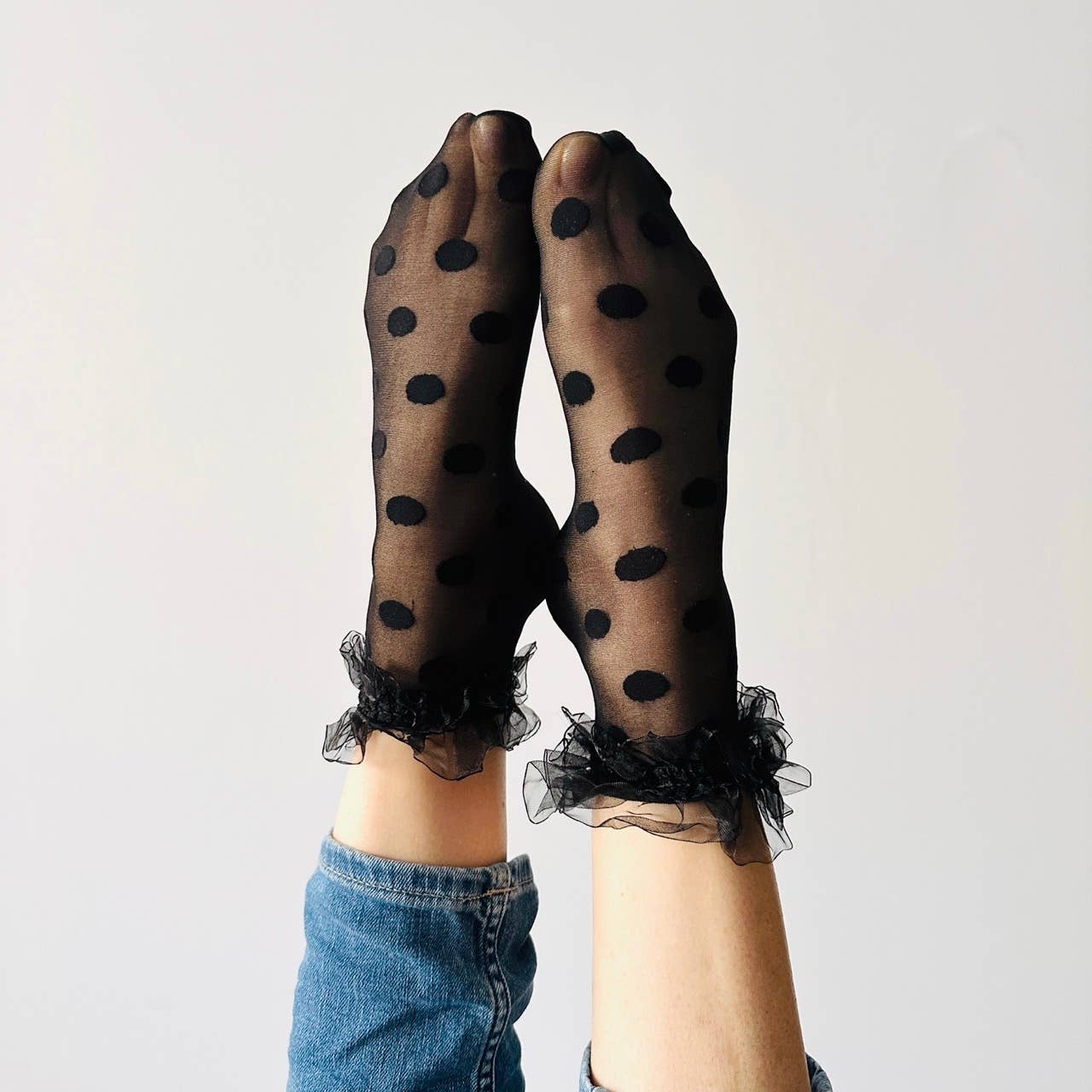 Serena schwarze gepunktete Socken - sexy Rüschen - Fantasie