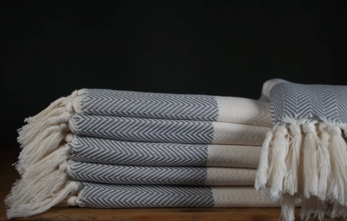 Hamamtuch/Saunatuch/Badetuch mit Fransen aus 100% Baumwolle