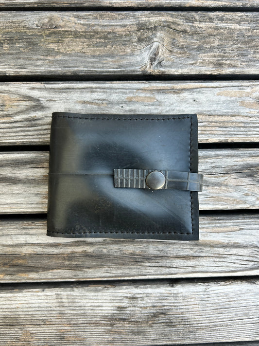 Geldbörse aus LKW-Schläuchen / Designerin Katcha Bilek