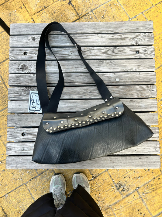 Handtasche aus LKW-Schläuchen / Designerin Katcha Bilek