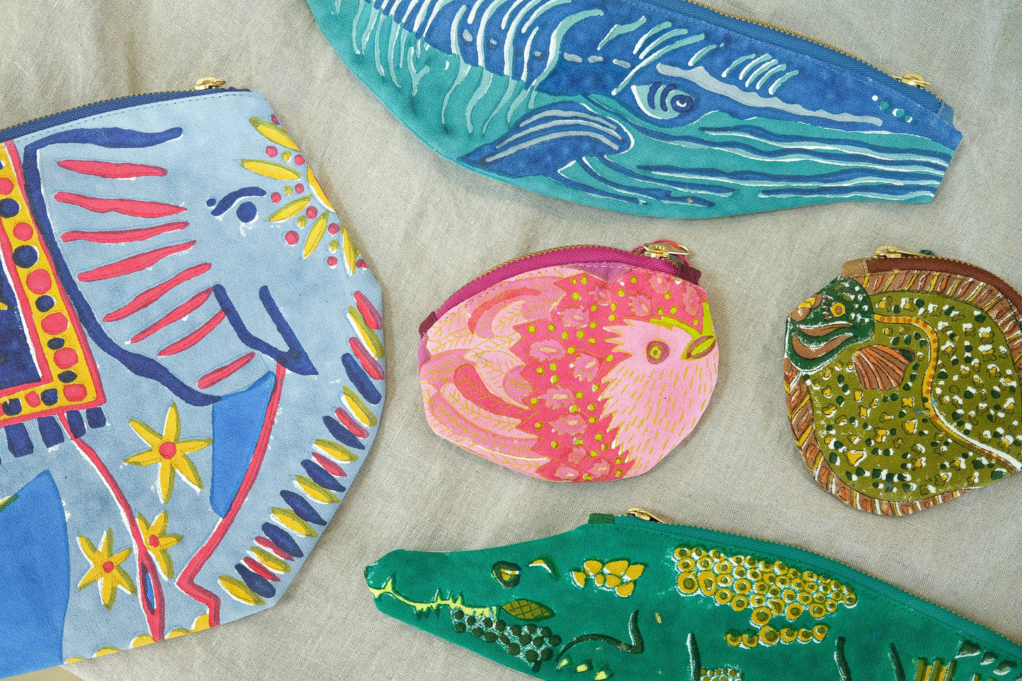 Flache Geldbörse mit Fischmotiv