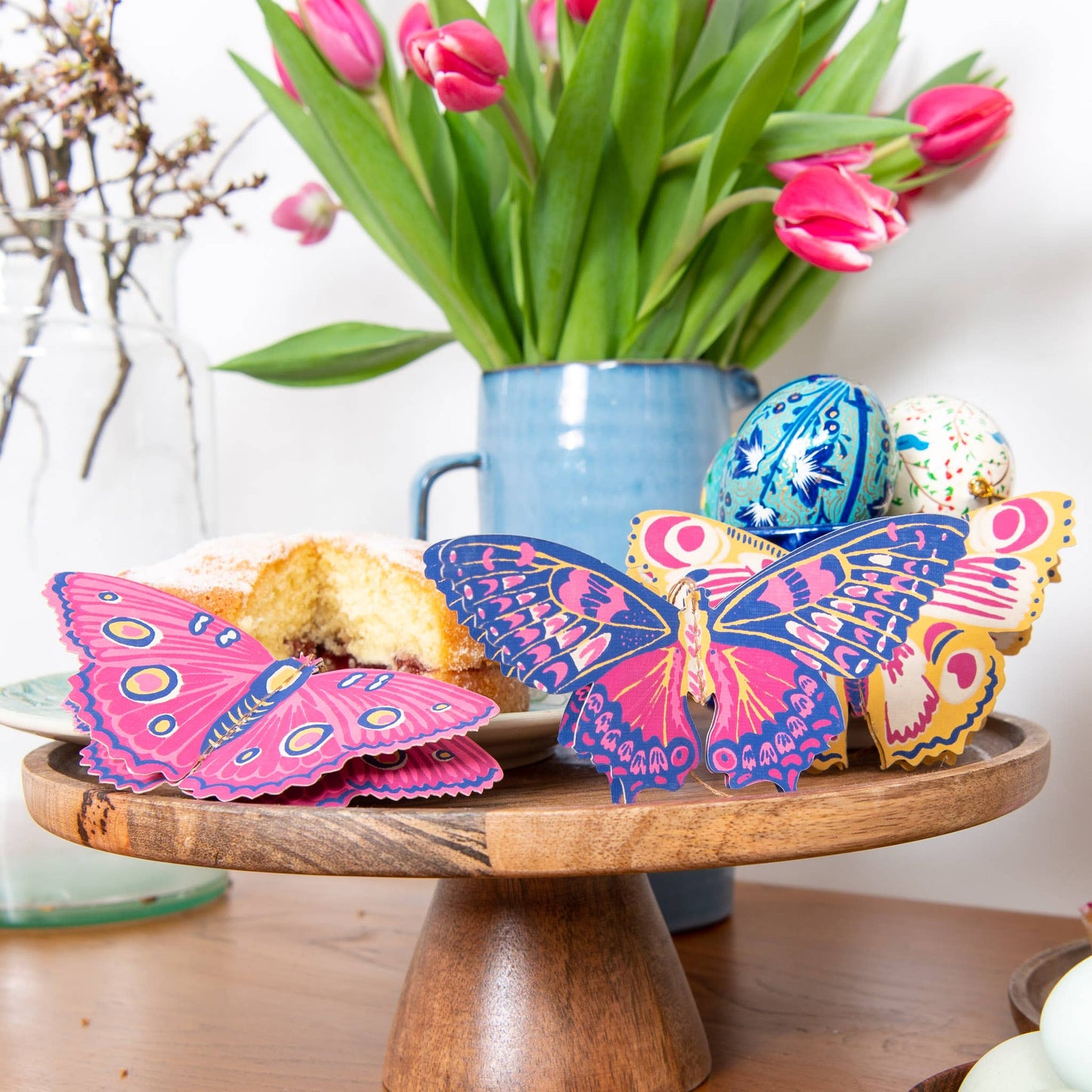 Papierschmuck mit Schmetterlingen