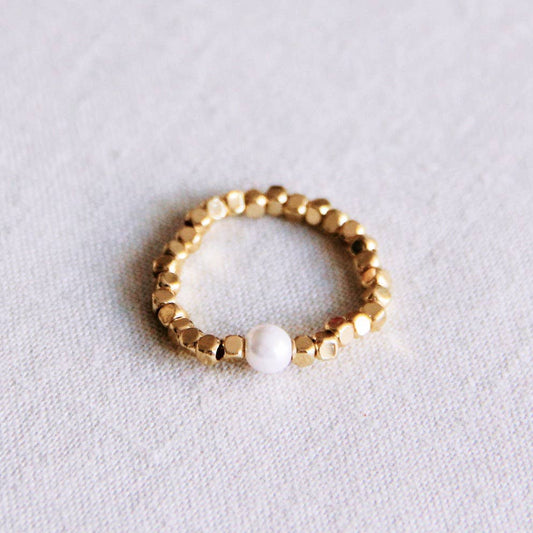 Elastischer Ring mit Naturstein - Perle